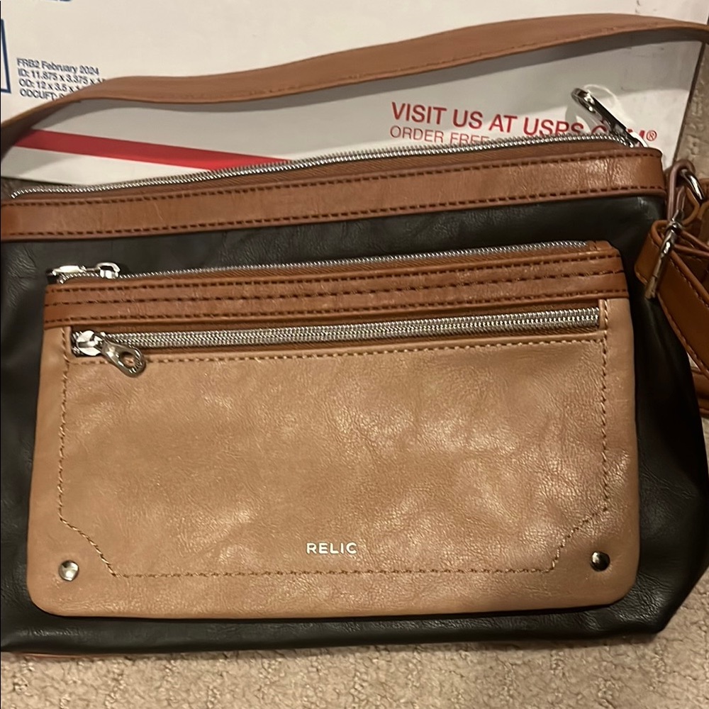 Relic Tan and Black Men's Bag